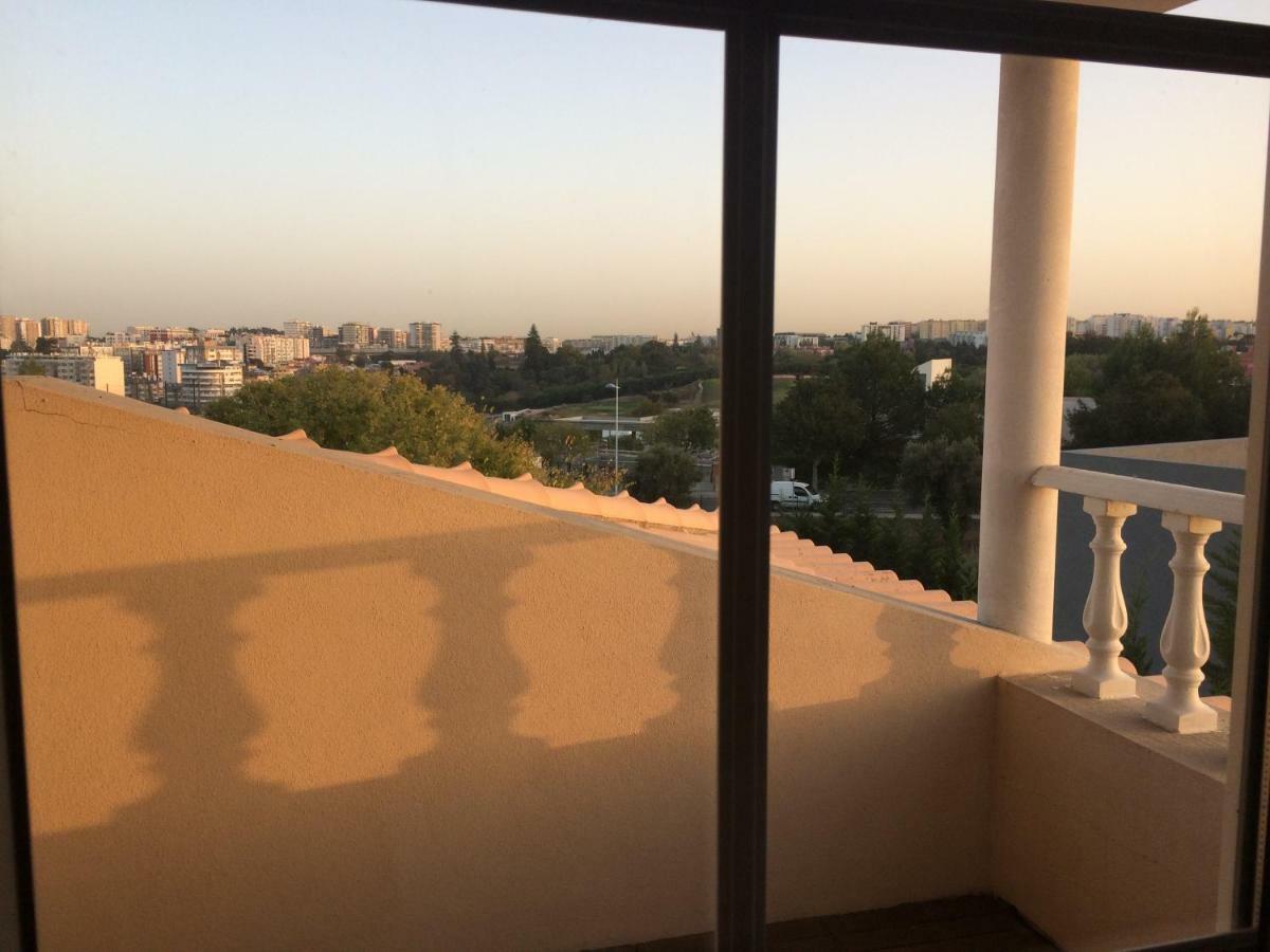 Sunny Suites Golf And Free Parking Guest House Лиссабон Экстерьер фото
